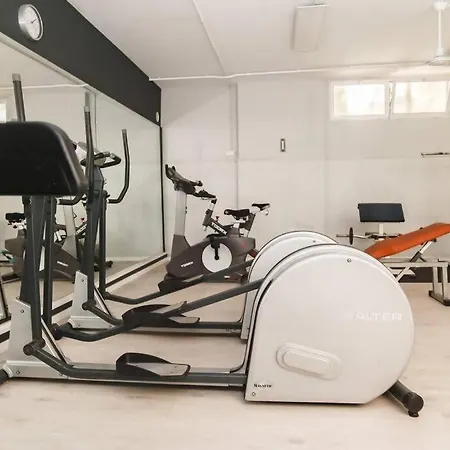 Arena ,wifi ,piscinas,jardines,gimnasio,sauna Apartman *