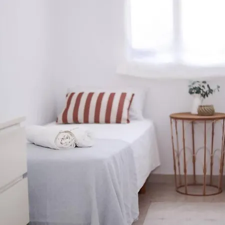 Arena ,wifi ,piscinas,jardines,gimnasio,sauna * Platja de Larenal