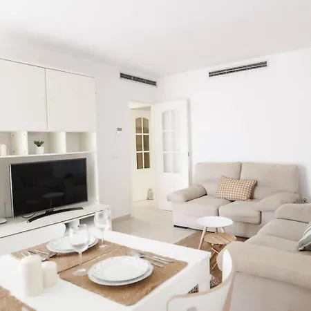 Arena ,wifi ,piscinas,jardines,gimnasio,sauna * Platja de Larenal